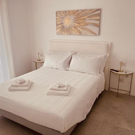 Sea Sense Suite 1 Бари Екстериор снимка