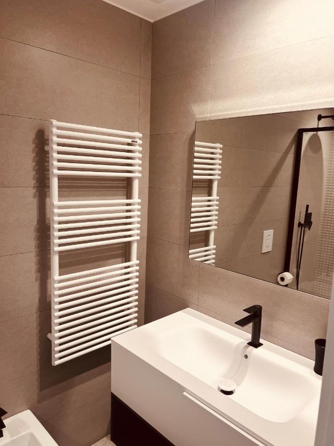 Sea Sense Suite 1 Бари Екстериор снимка